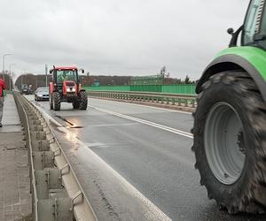 Trwa protest rolników w woj. lubelskim. Blokady są w wielu miejscach w regionie [DUŻO ZDJĘĆ]