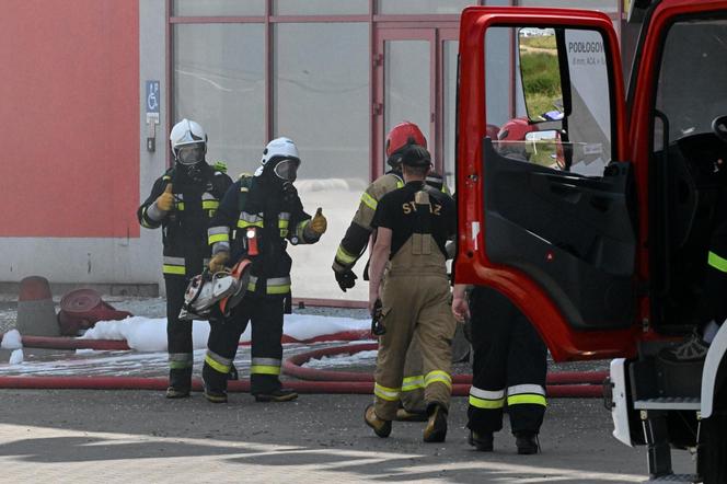 Służby ostrzegają! Alarmowy poziom amoniaku w związku z pożarem w Krośnie