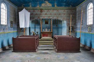 Opuszczona niebieska cerkiew na Podkarpaciu. Ktoś o nią dba? 