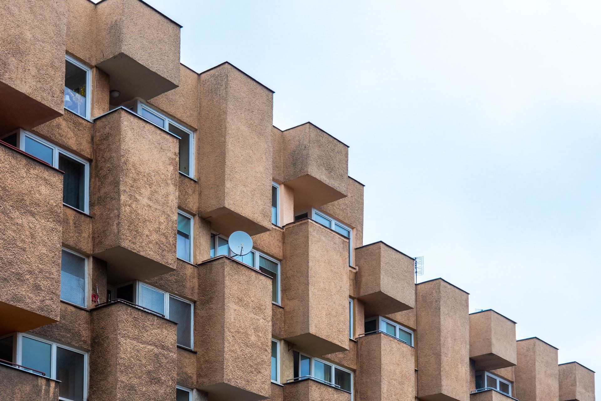 Karowa 18 - zdjęcia. Tak wygląda najpiękniejszy blok w Warszawie