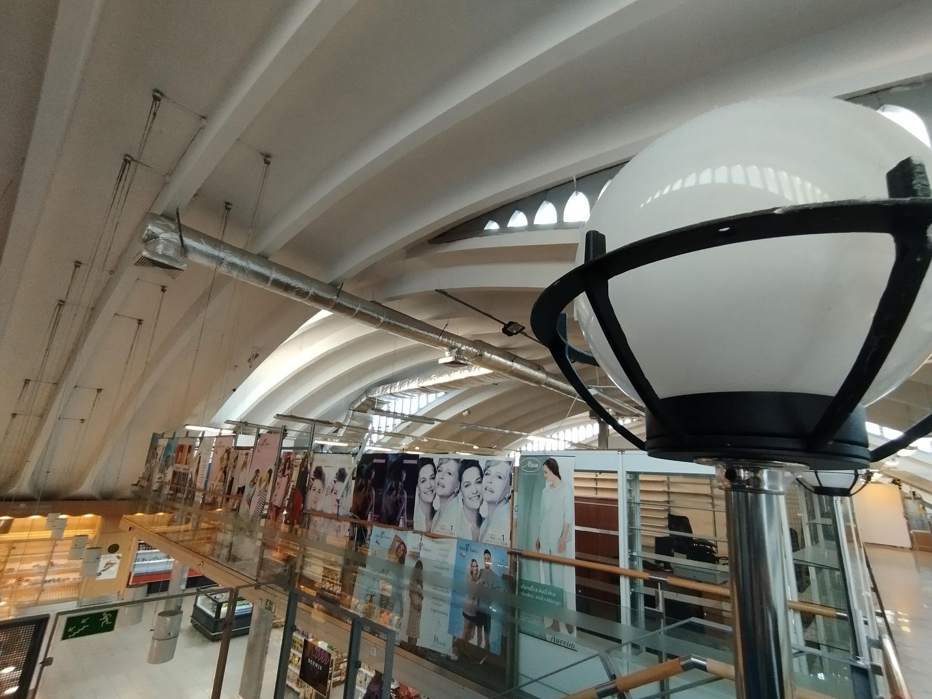 Hala Kopińska w Warszawie - wnętrze