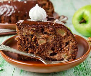 Szarlotka odchodzi w zapomnienie. Zamiast tego szykuje to ciasto z przepisu Ewy Wachowicz