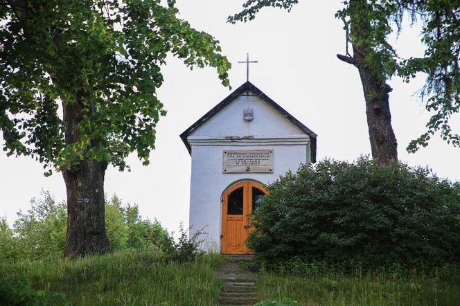 Kapliczka na Wzgórzu Barbarka we Wzdole Rządowym 