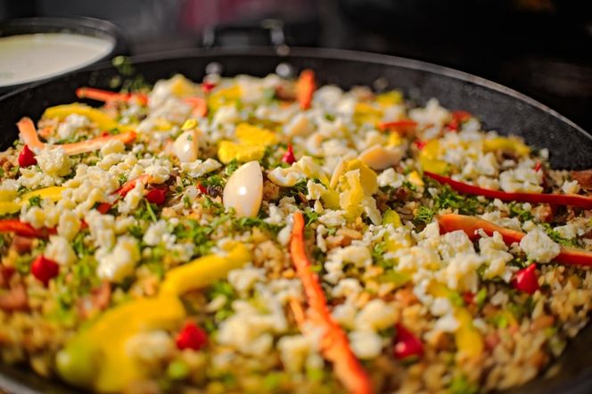 Paella w śniadaniowym wydaniu. Tym daniem naje się cała rodzina