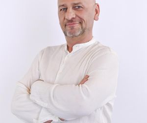 Grzegorz Halama nagle zniknął z show-biznesu. Nie do wiary, jak dziś wygląda znany kabareciarz