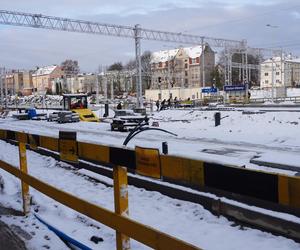 Dworzec Główny w Olsztynie rośnie w oczach. Stoi już metalowa konstrukcja budynku [ZDJĘCIA]