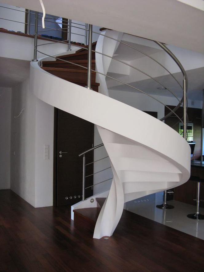 Jakie schody: schody tradycyjne czy schody nowoczesne i przemysłowe