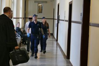 Chciał żywcem spalić żonę. Sekundy dzieliły ją od śmierci. Spędzi w więzieniu długie lata