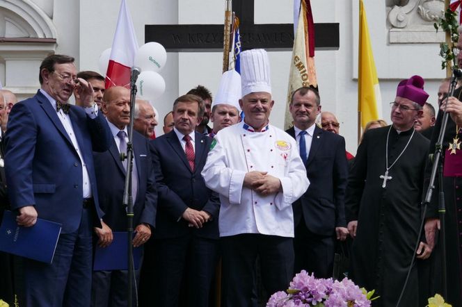  15 Edycja kremówki papieskiej. 