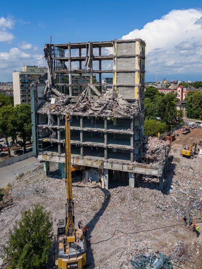 Rozbiórka wieżowca Gazowni Łódzkiej pzry ul. Uniwersyteckiej w Łodzi