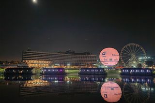 Hotel Forum w Krakowie nocą