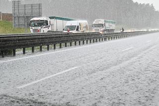 Kolejny burzowy dzień na Polską. Wiele regionów zagrożonych też intensywnymi opadami deszczu! 