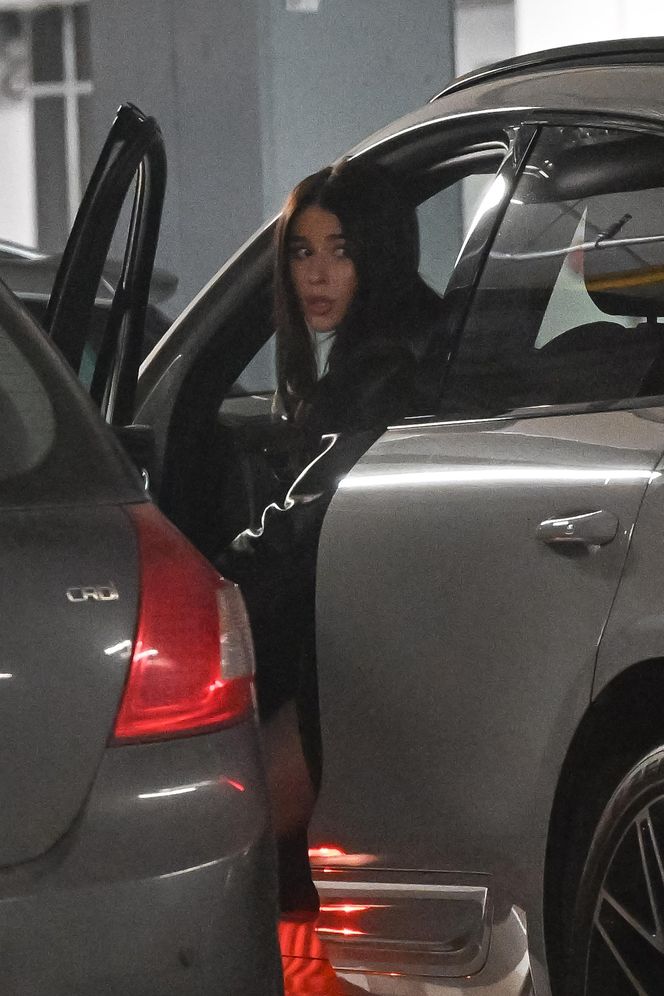 Roxie Węgiel -  tajemniczy fotelik w limuzynie