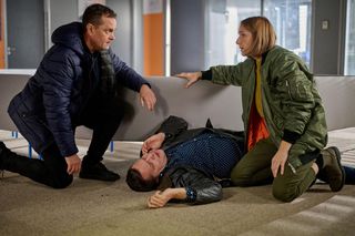 Na Wspólnej odc. 3984. Iga (Lidia Sadowa), Michał (Robert Kudelski), Sławek (Mariusz Słupiński)