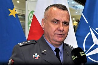 Płk Paluch: Przewiozą ofiary klęsk żywiołowych i rannych z pola walki. 230 nowych sanitarek wojskowych