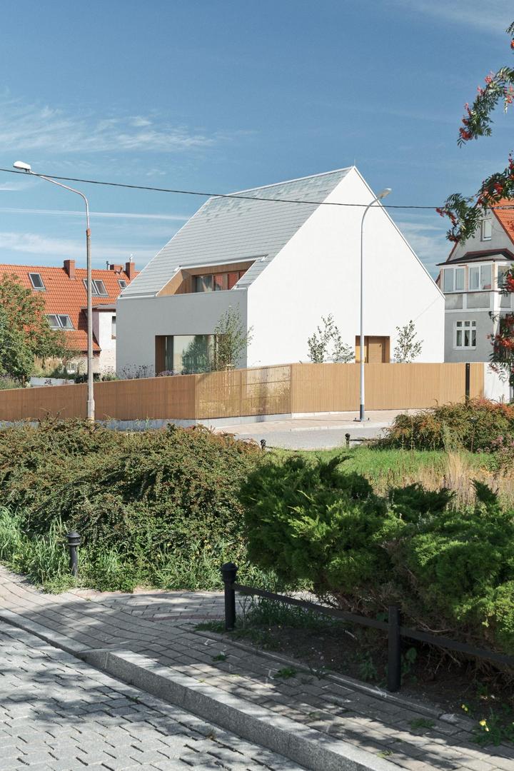 Biały dom na gdańskiej Strzyży