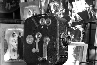 Jedna z pierwszych kamer filmowych – na korbkę, przełom XIX i XX w
