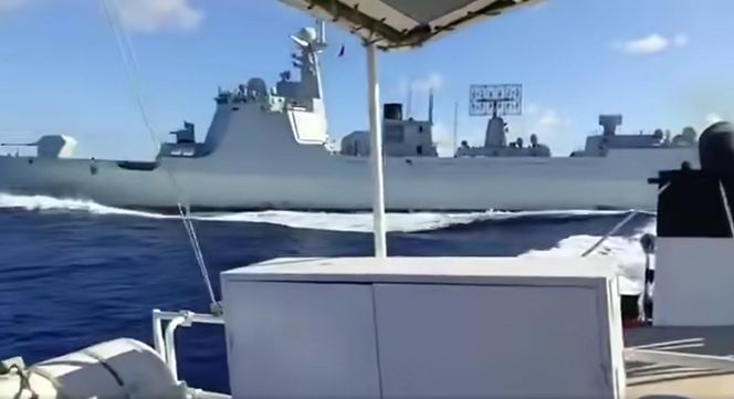 Dwa chińskie statki zderzyły się podczas pościgu za filipińską łodzią