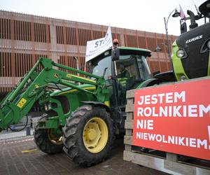 Protest rolników przed Urzędem Wojewódzkim w Gdańsku