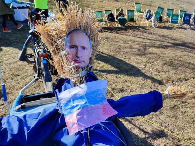 Marzannę zastąpili… Putinną. Pierwszy dzień wiosny w Kielcach