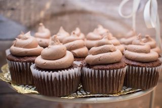 Zrób to w 15 minut! Babeczki mocha z air fryera, które pachną jak poranna kawa