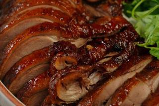 Trzecie miejsce uzyskała pieczona kaczka z pyzami i buraczkami lub modrą kapustą. To danie zdobyło 12 proc. głosów.