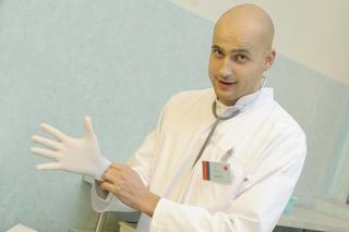 Polacy pokochali go za rolę Rafała Konicy w Na dobre i na złe. Tak zmienił się Robert Koszucki. Co za metamorfoza!