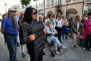 „Ani jednej więcej” w Kaliszu odbyła się manifestacja po śmierci ciężarnej Doroty 