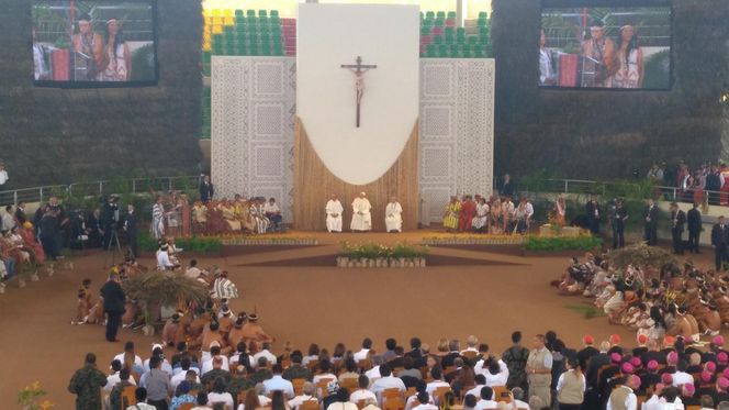 Indianie płaczą za Franciszkiem