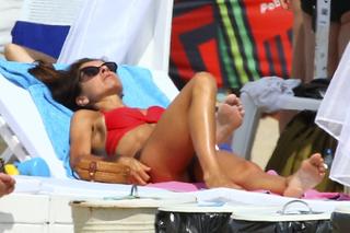 Marta Kaczyńska z rodziną na plaży 