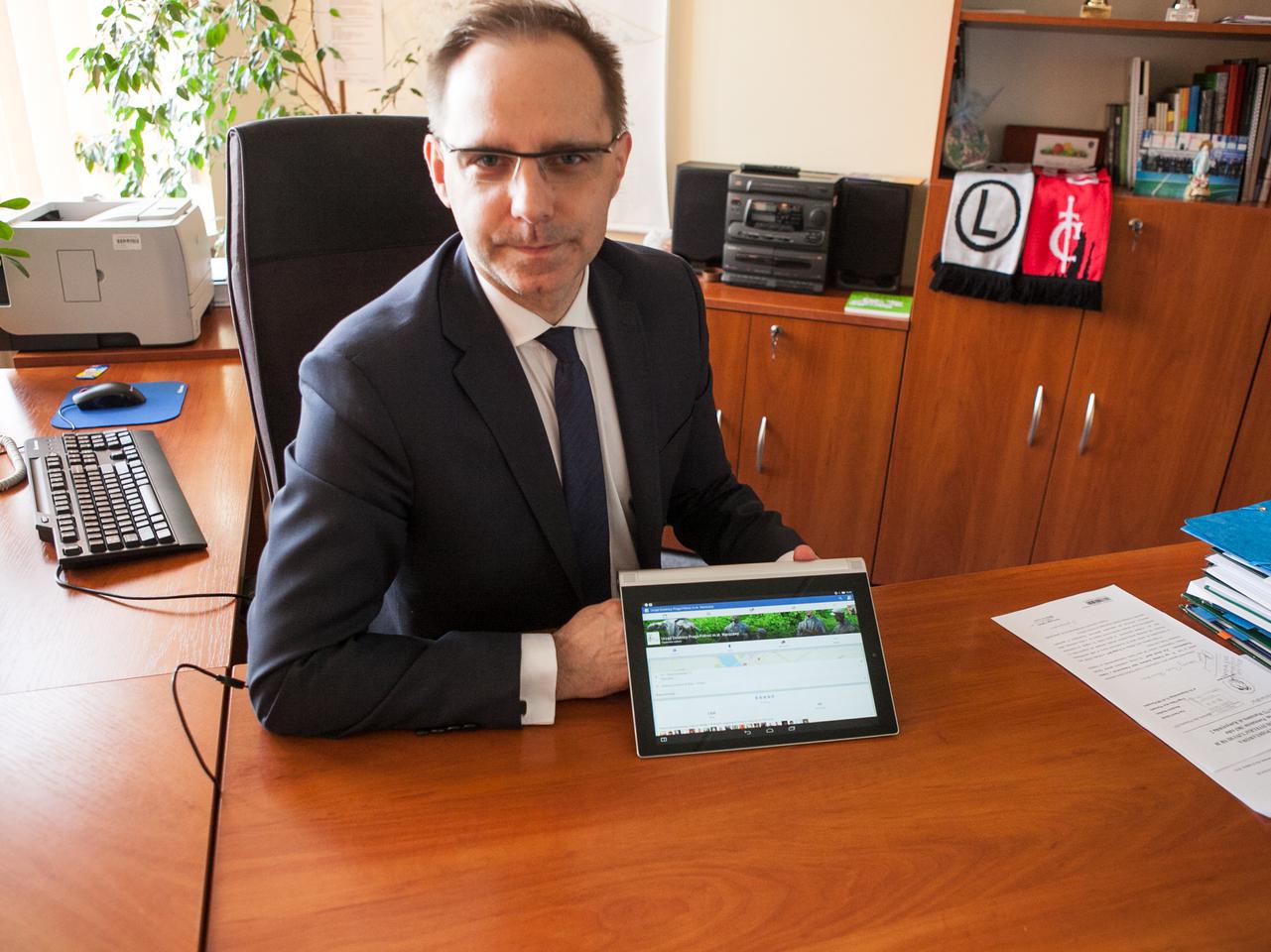 Praska wojenka o Facebooka