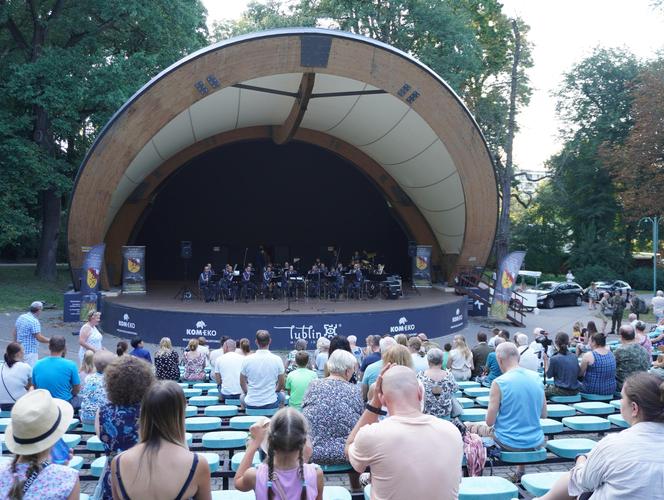 Festiwal Orkiestr Wojskowych w muszli koncertowej w Lublinie