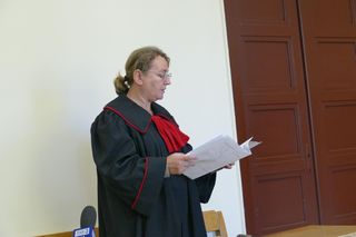 Zdaniem śledczych oszukał pół tysiąca osób. Stracił blisko 800 tysięcy złotych.