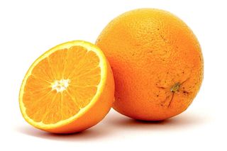 W końcu wiemy co oznacza pępek na pomarańczy! Na to warto zwrócić uwagę