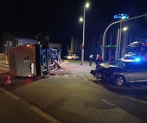 Kraksa osobówki z busem w centrum Tarnowa. Policja ustaliła przyczynę