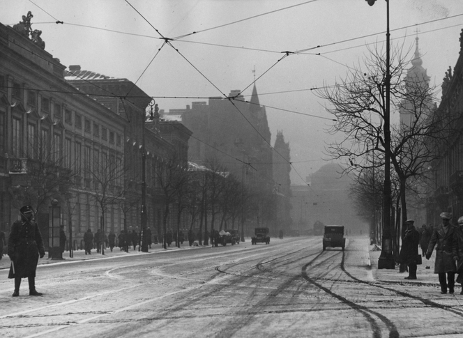 Te miejsca wyglądają zupełnie inaczej! Zobacz, jak zmieniała się Warszawa [GALERIA]