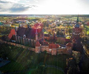 Niesamowite miasteczko nad Zalewem Wiślanym. Historia i magia w jednym miejscu