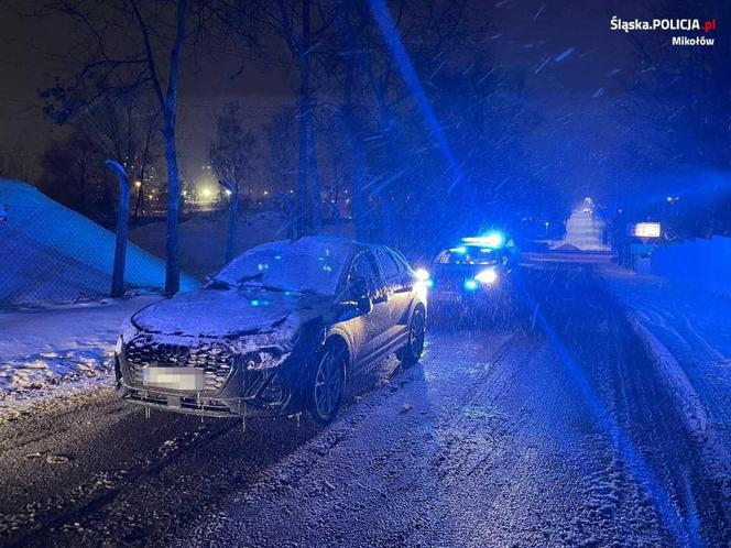 Skandal w Mikołowie. Pijana jak bela 45-latka jechała zasypanym audi bez lusterka. Wydmuchała... 3 promile!