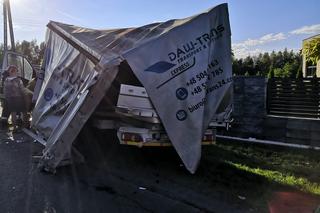 Wypadek we Wrzosowej. Kierowca w ciężkim stanie