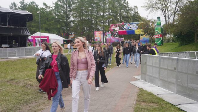 Kortowiada 2025. Koncerty na Plaży Kortowskiej przyciągnęły tłumy. Tak wyglądał drugi dzień imprezy!