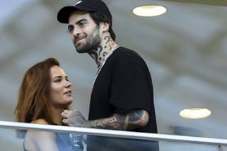 Quebonafide zaciągnął Natalię Szroeder do łóżka i zaczął robić zdjęcia tego, co wyprawiają. To, na którym ostro ją wylizuje, trafiło do sieci! [FOTO]