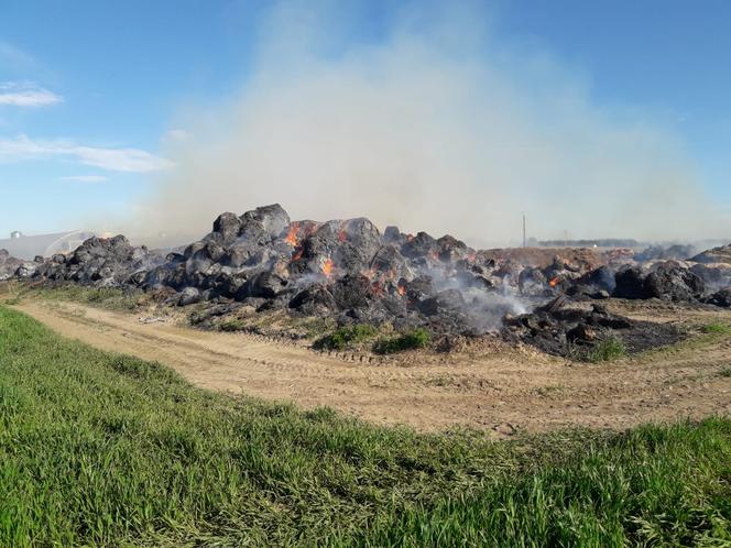 Pożar stóg słomy w miejscowości Nowy Karolew w gminie Koźminek 