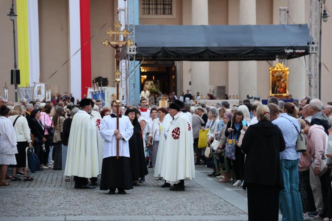 75 lat temu obraz Matki Boskiej w Lublinie zapłakał. Wierni uczcili rocznicę „Cudu lubelskiego” procesją różańcową