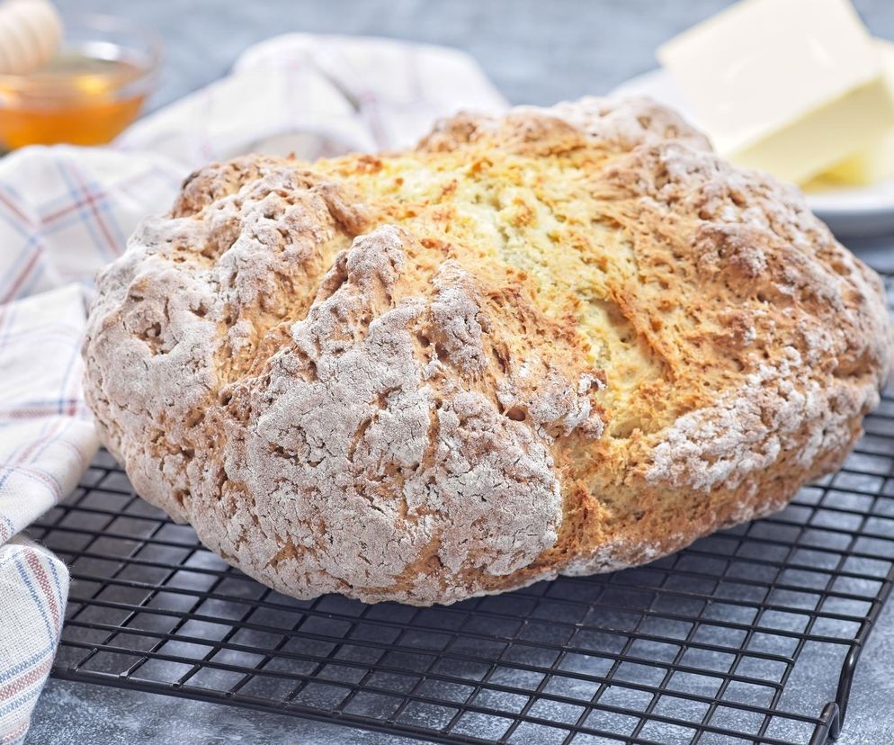 Bez drożdży, cukru czy jajek. Ten chleb nie potrzebuje wyrastania