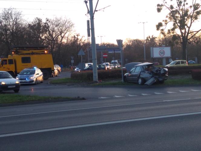 Kolizja tramwaju z samochodem ul. Czerwona Droga