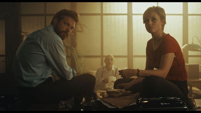 Czarna śmierć. Weronika Przybysz (Anna Karczmarczyk), dr Jakub Wojtasik (Piotr Pacek)