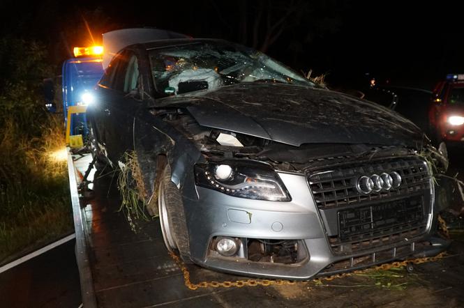 Tragiczny wypadek pod Ostrzeszowem! Nie żyje 16-letnia pasażerka [ZDJĘCIA]