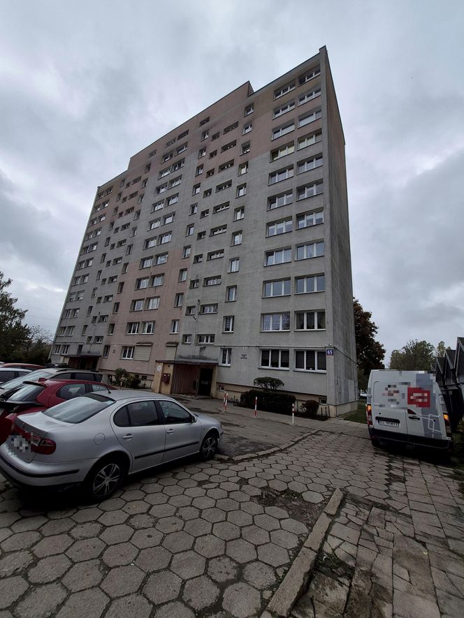 Zatrzymano sprawcę seryjnych napadów na kobiety na Bałutach. Ale czy działał sam?