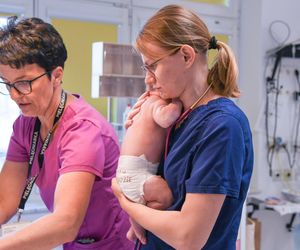 Maleńki Staś samotnie czeka w szpitalu na rodzinę