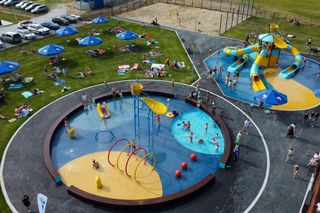 Wakacyjna perełka tuż pod Warszawą. Czekają baseny i wodny plac zabaw